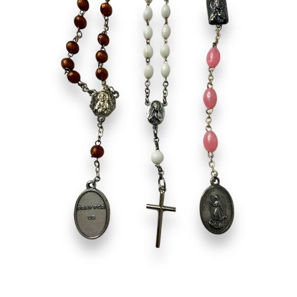 Vintage Religious Jewelry Lot Rosary Medallions lot of 6 #7 - Picture 6 of 7